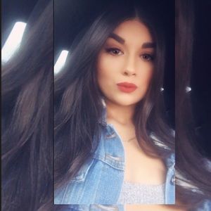 Meet your Posher, Alondra